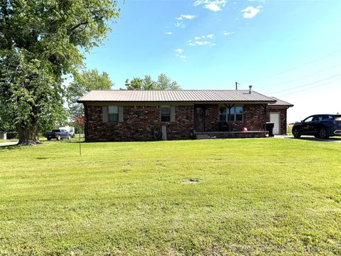 Single Family Residence in Morris OK 15760 Briar Road.jpg