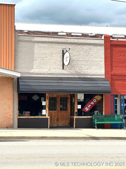 Retail in Henryetta OK 314 W Main Street.jpg