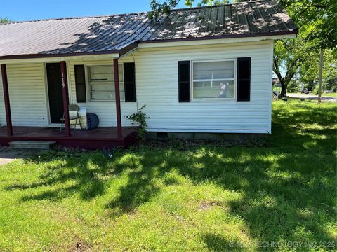 Single Family Residence in Morris OK 119 E Elmwood Avenue.jpg