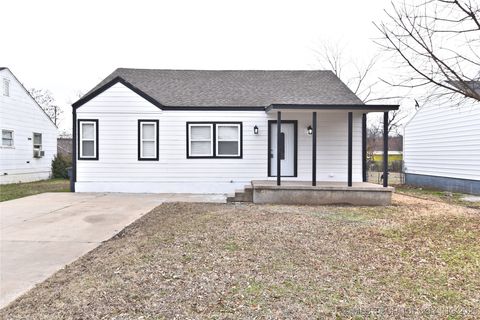 Single Family Residence in Tulsa OK 1021 N Gary Place.jpg