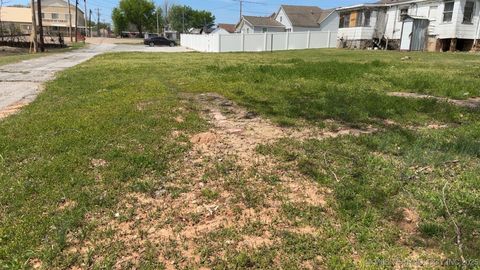  in Okmulgee OK 310 S Central Avenue.jpg