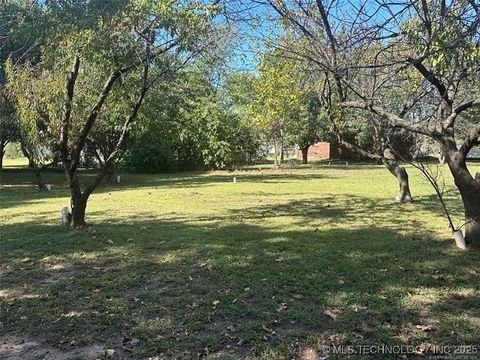 Unimproved Land in Okmulgee OK N Sherman Avenue.jpg