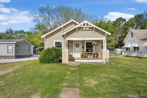 Single Family Residence in Morris OK 722 S Hughes Avenue.jpg