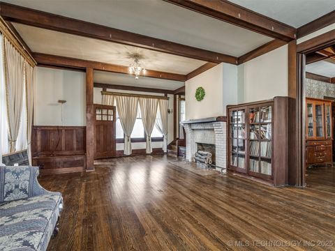 Single Family Residence in Okmulgee OK 820 N Grand Avenue 15.jpg