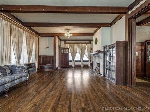 Single Family Residence in Okmulgee OK 820 N Grand Avenue 11.jpg