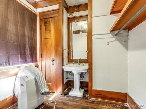 Single Family Residence in Okmulgee OK 820 N Grand Avenue 58.jpg