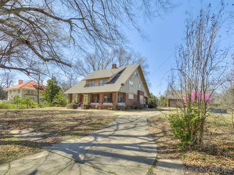 Single Family Residence in Okmulgee OK 820 N Grand Avenue 87.jpg