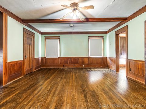 Single Family Residence in Okmulgee OK 820 N Grand Avenue 53.jpg