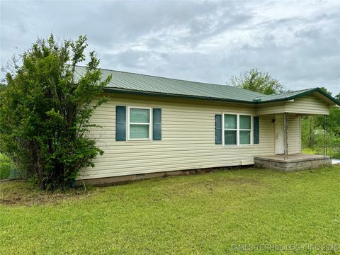Single Family Residence in Henryetta OK 26945 S 206 Road.jpg