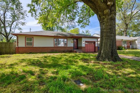 Single Family Residence in Tulsa OK 1418 E 52nd Street.jpg