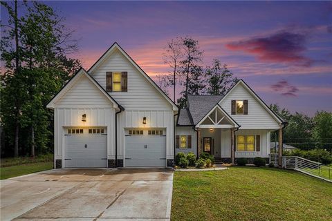 Single Family Residence in Villa Rica GA 5008 Monticello Drive.jpg