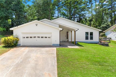 Single Family Residence in Roswell GA 910 Lake Haven Court.jpg