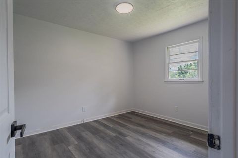 Single Family Residence in Lithia Springs GA 3570 BRIAR Drive.jpg
