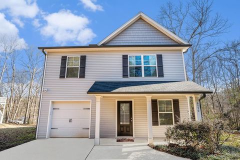 Single Family Residence in Gainesville GA 6550 Crystal Cove Trail.jpg