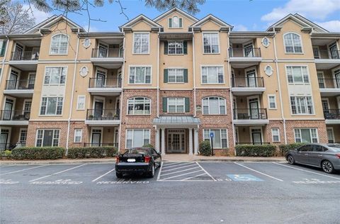 Condominium in Decatur GA 2201 Stratford Commons.jpg