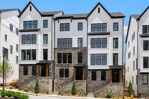 Townhouse in Alpharetta GA 2052 lanier Grove.jpg