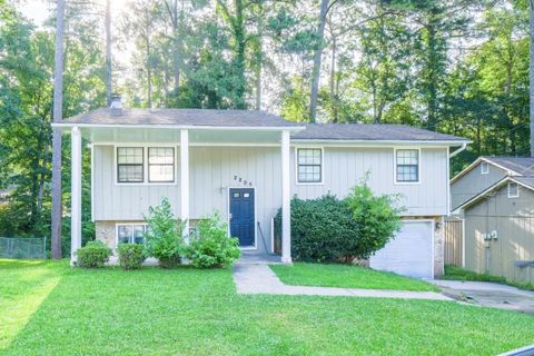 Single Family Residence in Lithonia GA 2205 Jonathan Avenue.jpg