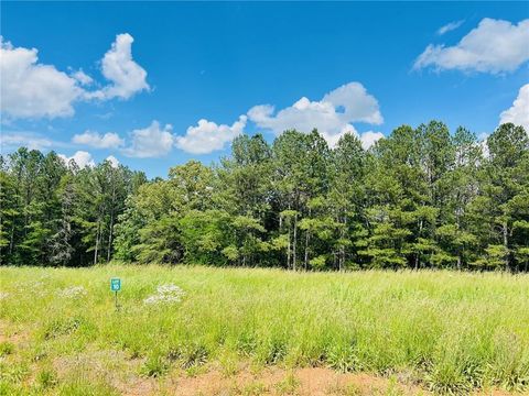 Single Family Residence in Cartersville GA 305 Weatherfield Pte.jpg