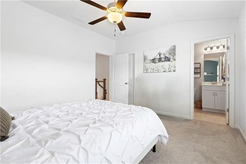 Townhouse in Roswell GA 10200 Windalier Way 37.jpg