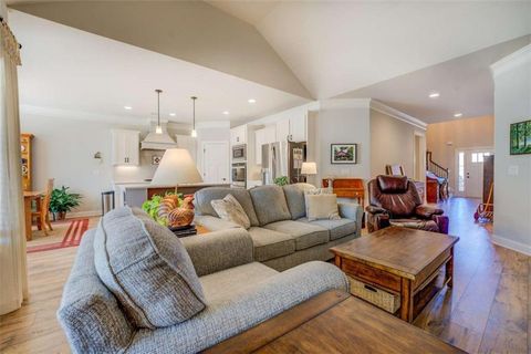 Single Family Residence in Monroe GA 290 Club Drive 8.jpg