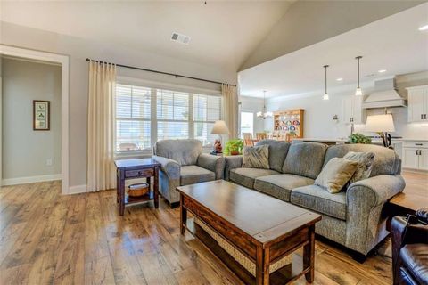Single Family Residence in Monroe GA 290 Club Drive 7.jpg