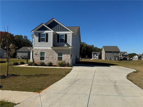 Single Family Residence in Monroe GA 709 Woody Drive.jpg