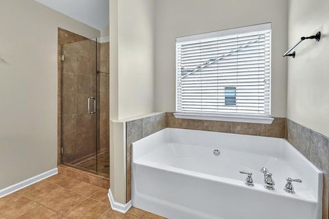 Single Family Residence in Cumming GA 3975 Silverthorn Trace 30.jpg
