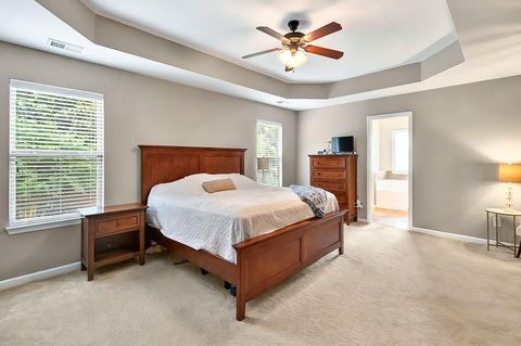 Single Family Residence in Cumming GA 3975 Silverthorn Trace 26.jpg