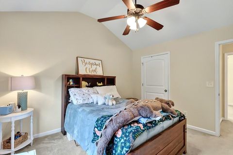 Single Family Residence in Cumming GA 3975 Silverthorn Trace 37.jpg