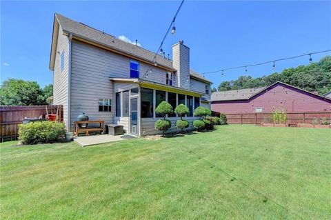 Single Family Residence in Cumming GA 3975 Silverthorn Trace 40.jpg