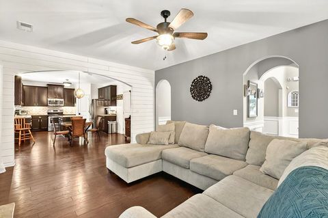 Single Family Residence in Cumming GA 3975 Silverthorn Trace 13.jpg