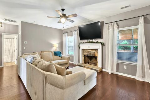 Single Family Residence in Cumming GA 3975 Silverthorn Trace 14.jpg