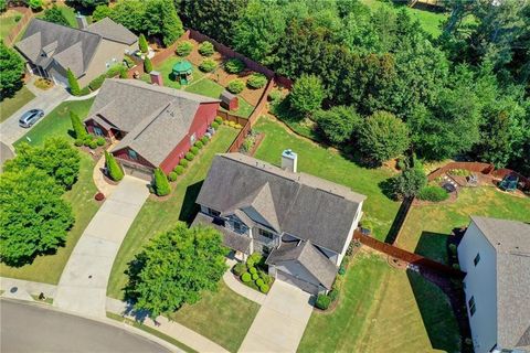 Single Family Residence in Cumming GA 3975 Silverthorn Trace 41.jpg