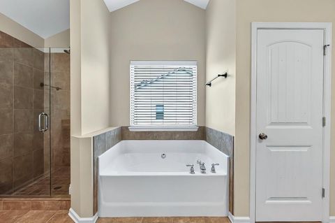 Single Family Residence in Cumming GA 3975 Silverthorn Trace 29.jpg