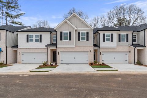Condominium in Stockbridge GA 401 Brooch Way.jpg
