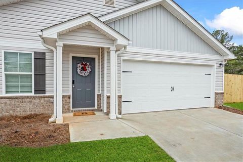 Single Family Residence in Barnesville GA 100 Red Oak Drive 4.jpg