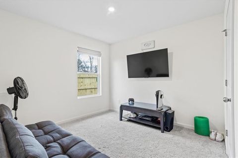 Single Family Residence in Barnesville GA 100 Red Oak Drive 18.jpg