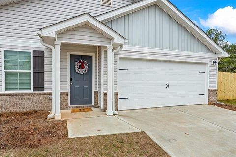 Single Family Residence in Barnesville GA 100 Red Oak Drive 5.jpg