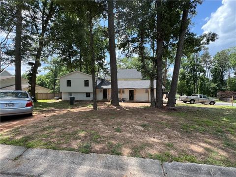 Single Family Residence in Atlanta GA 1967 Commodore Lane.jpg
