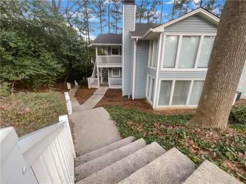 Condominium in Marietta GA 2725 Saint Augustine Trail.jpg