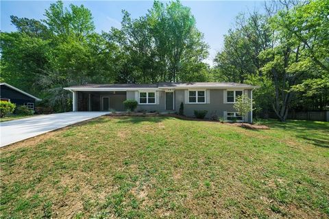 Single Family Residence in Marietta GA 830 Lee Drive.jpg