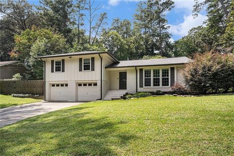 Single Family Residence in Mableton GA 5498 STONEYBROOK Court.jpg