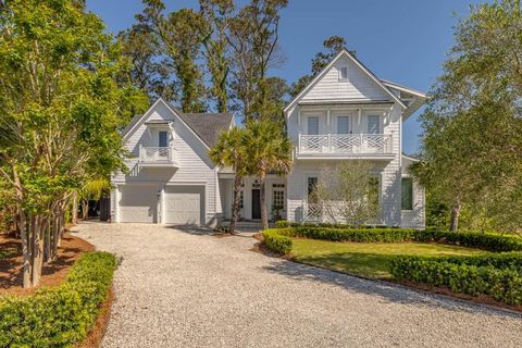 Single Family Residence in St. Simons GA 25 Country Club Court.jpg