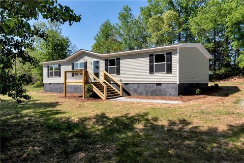 Single Family Residence in Lula GA 2705 Yonah Homer Road.jpg