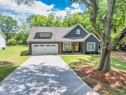 Single Family Residence in Social Circle GA 399 Chestnut Street.jpg