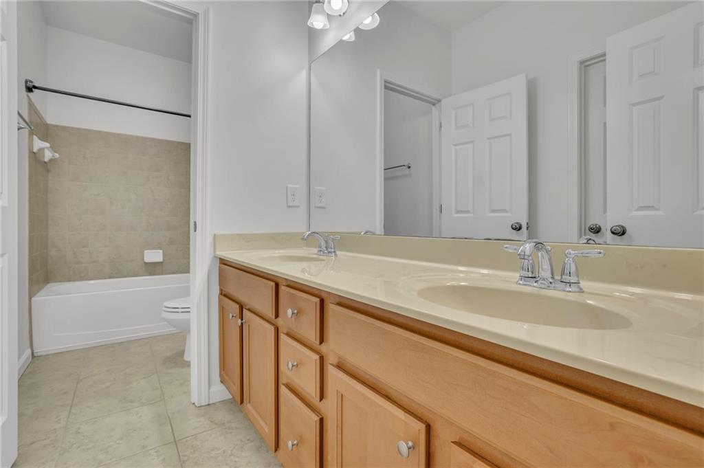Single Family Residence in Cumming GA 4050 Preserve Crossing Lane 27.jpg