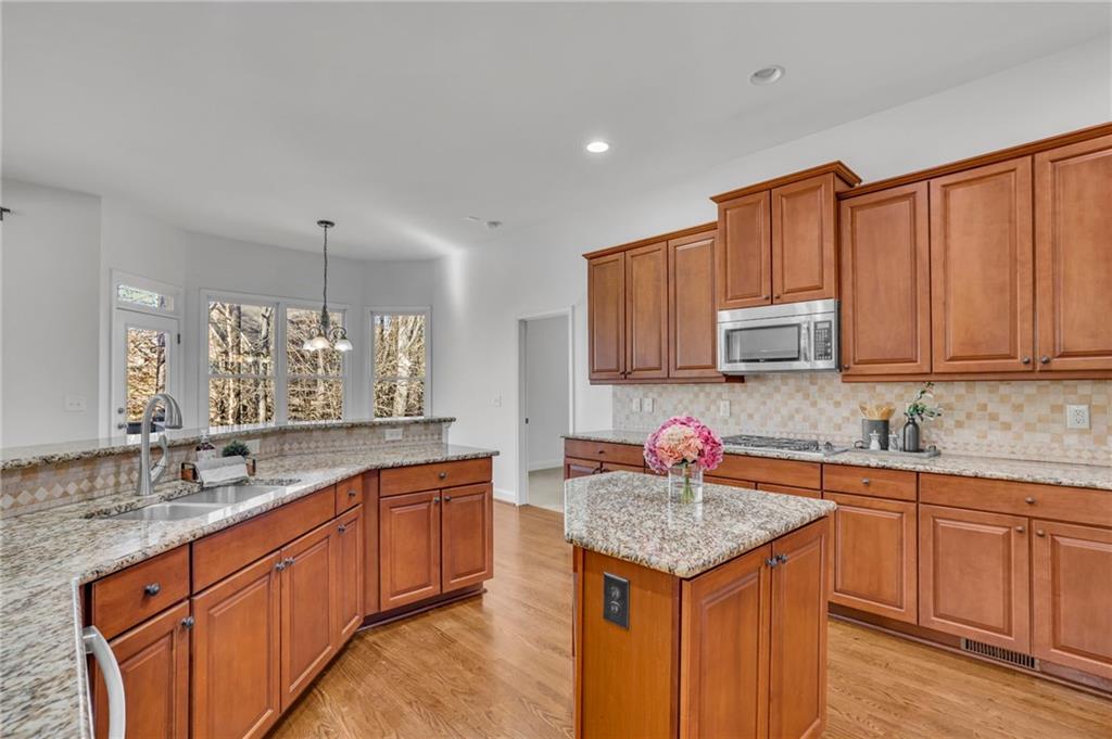 Single Family Residence in Cumming GA 4050 Preserve Crossing Lane 14.jpg
