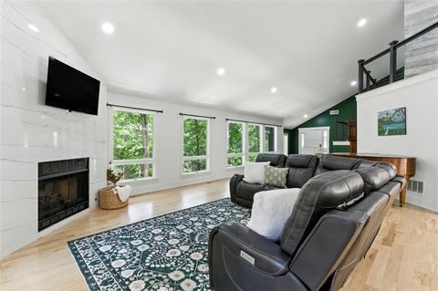 Single Family Residence in Roswell GA 510 Watergate Court 3.jpg