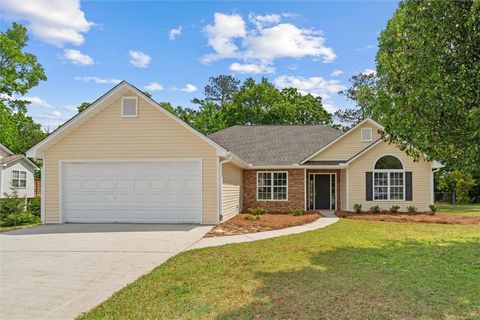 Single Family Residence in Villa Rica GA 102 Pine Bark Drive.jpg