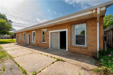 Mixed Use in Aragon GA 8 W 2nd Street.jpg